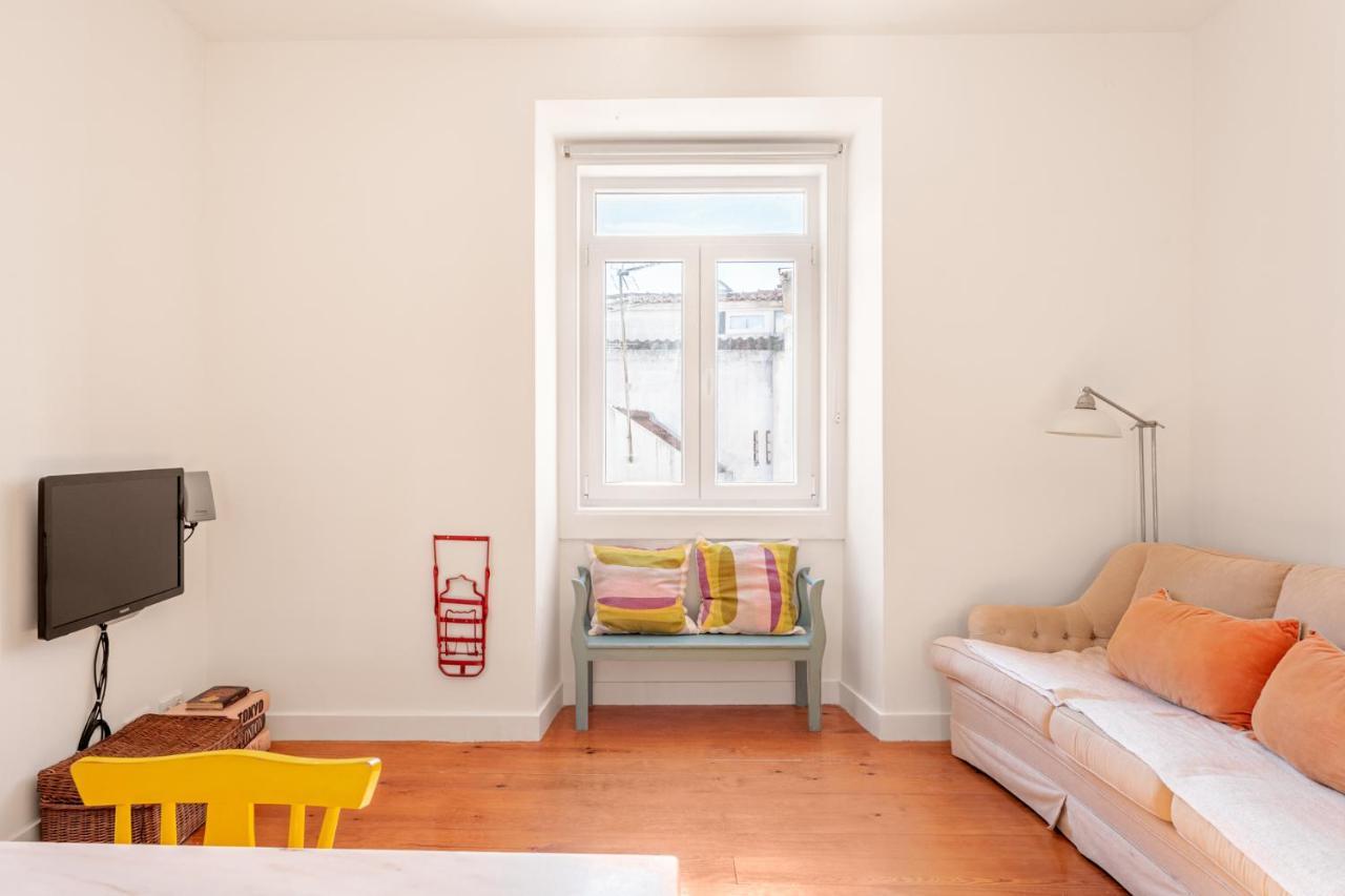 Joivy Chic 2Br Apt In Bairro Alto, 2Mins To Sao Pedro De Alcantara Viewpoint Lisboa Eksteriør bilde