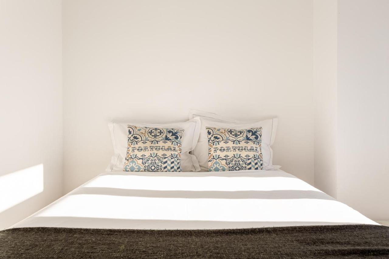 Joivy Chic 2Br Apt In Bairro Alto, 2Mins To Sao Pedro De Alcantara Viewpoint Lisboa Eksteriør bilde