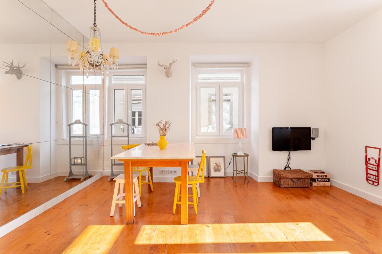 Joivy Chic 2Br Apt In Bairro Alto, 2Mins To Sao Pedro De Alcantara Viewpoint Lisboa Eksteriør bilde